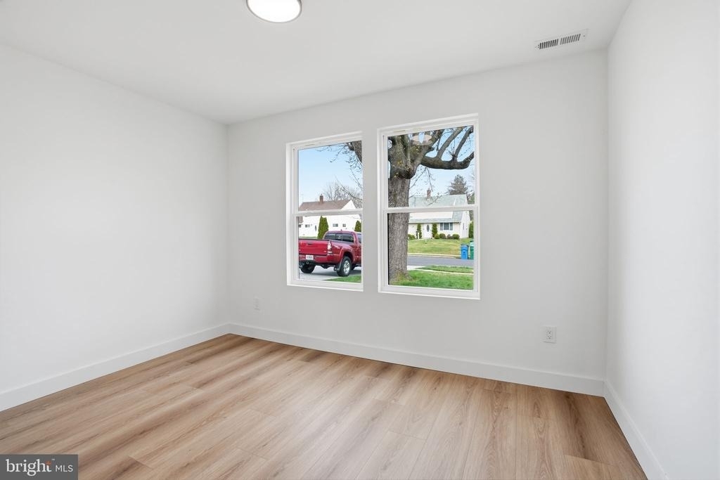 213 Holly Drive - Photo 12