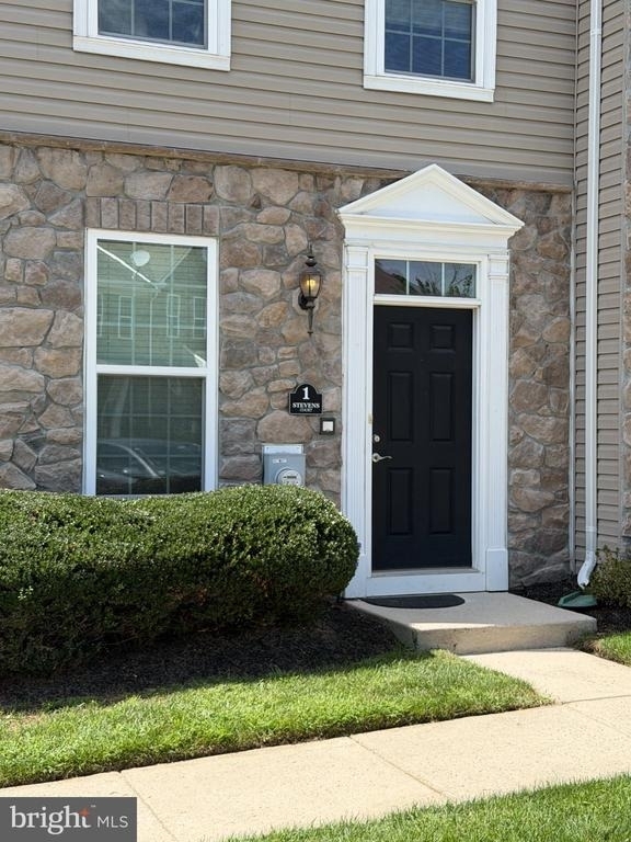 1 Stevens Court - Photo 2