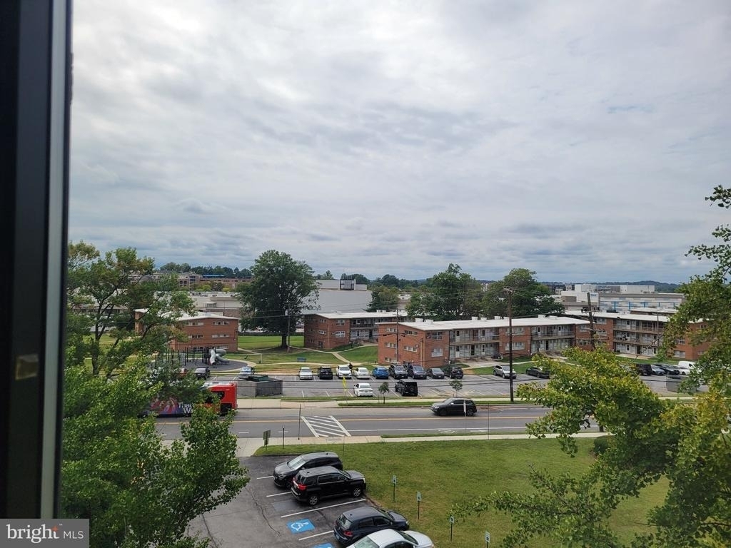 3450 Toledo Terrace - Photo 6