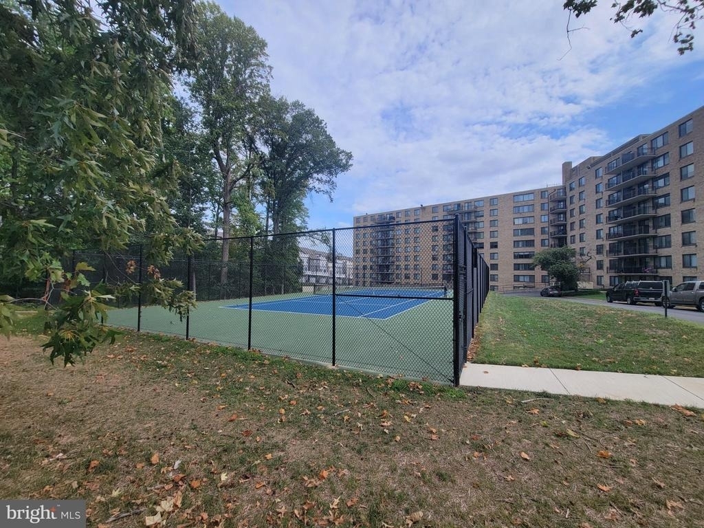 3450 Toledo Terrace - Photo 30