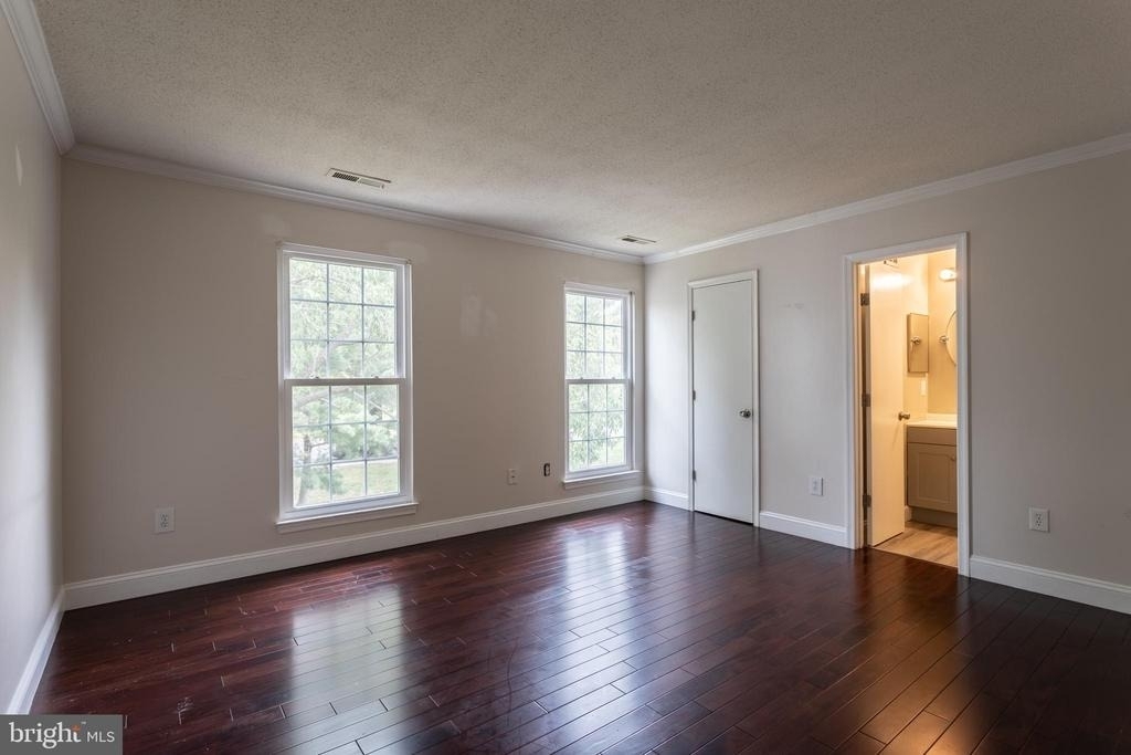 11004 Spring Lake Drive - Photo 10