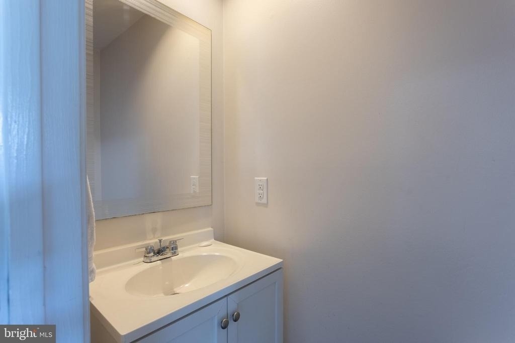 11004 Spring Lake Drive - Photo 8