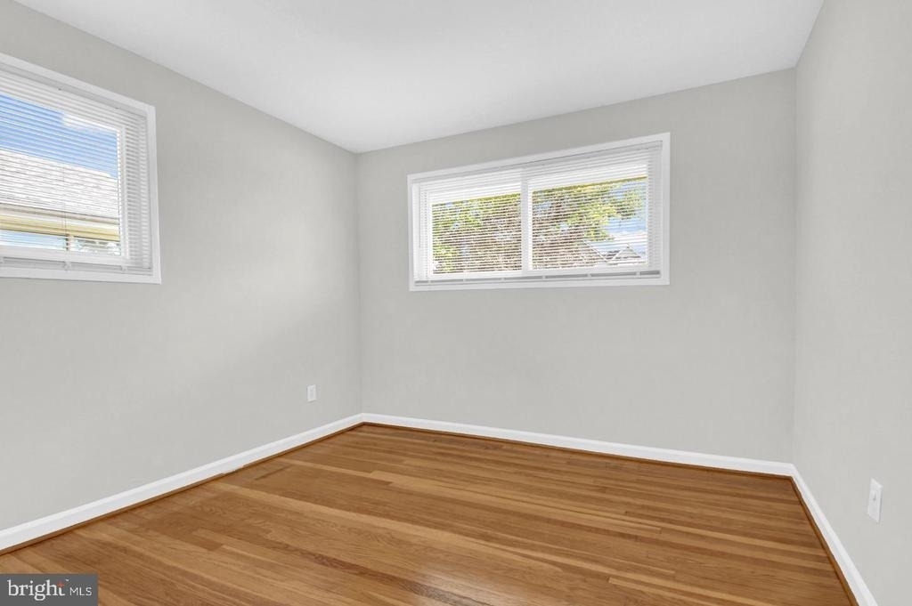 10012 Sinnott Drive - Photo 18