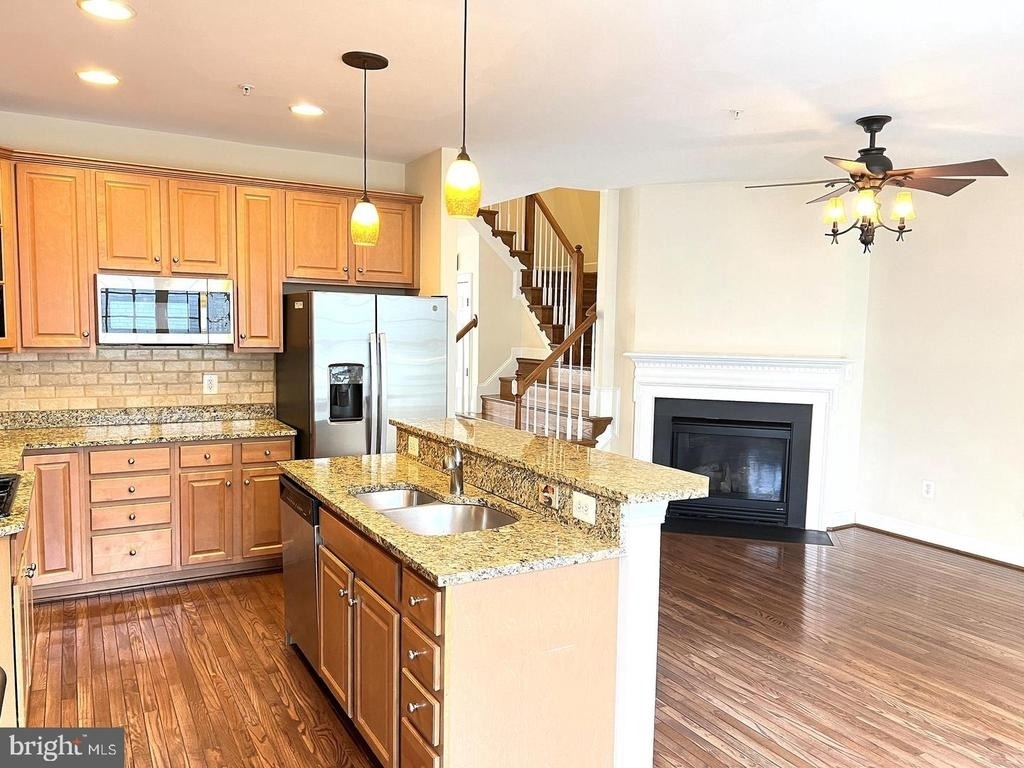 725 Ridgemont Avenue - Photo 1