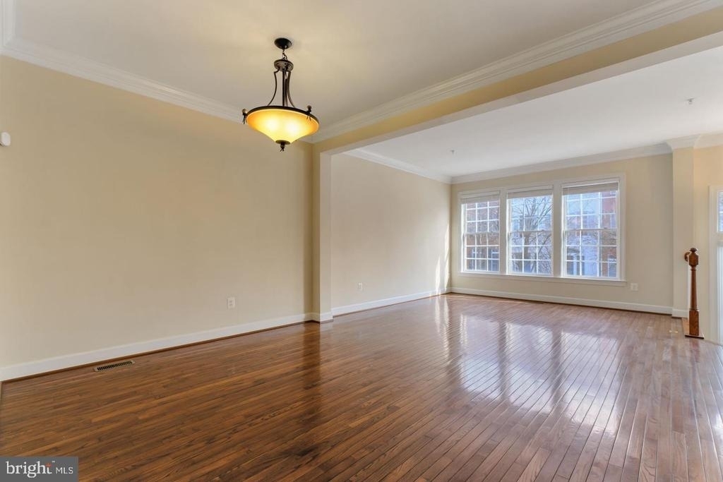 725 Ridgemont Avenue - Photo 9