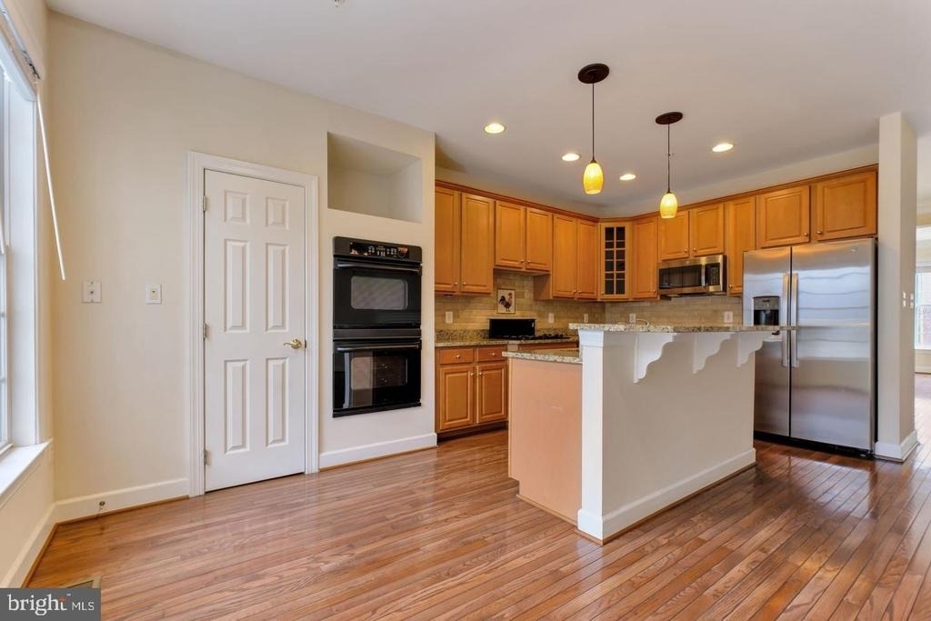 725 Ridgemont Avenue - Photo 2