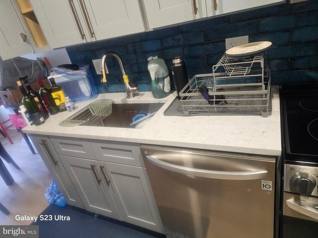 440 Girard Street - Photo 2