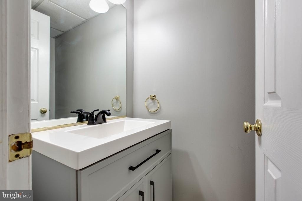 7717 Heatherside Lane - Photo 35