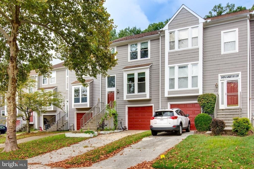 7717 Heatherside Lane - Photo 0