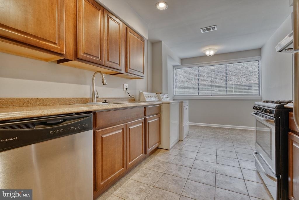 140 Royal Oak Drive - Photo 8
