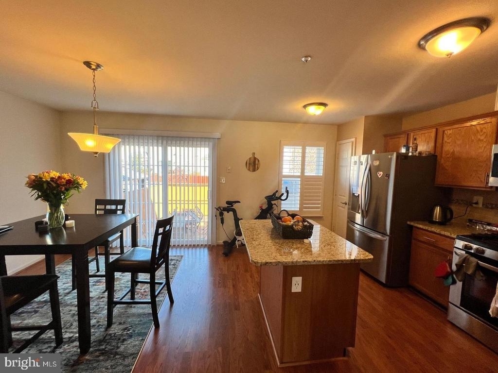 10528 Catalina Place - Photo 2