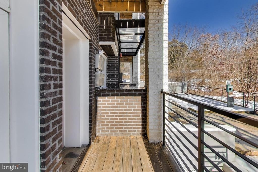 1220 19th Street Ne - Photo 2