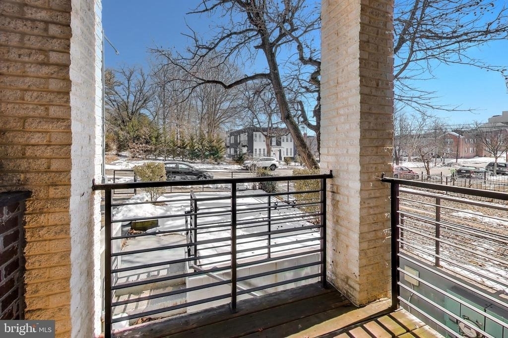 1220 19th Street Ne - Photo 3