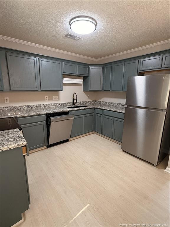 529 Coronation Drive - Photo 2