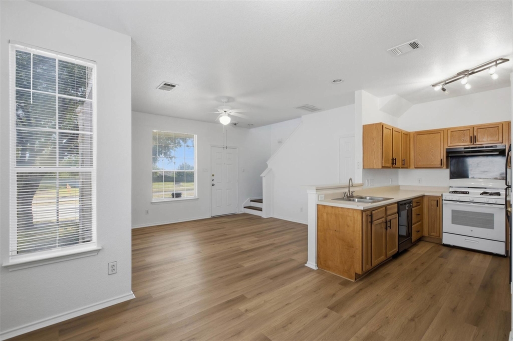 13808 Harris Ridge Blvd - Photo 12