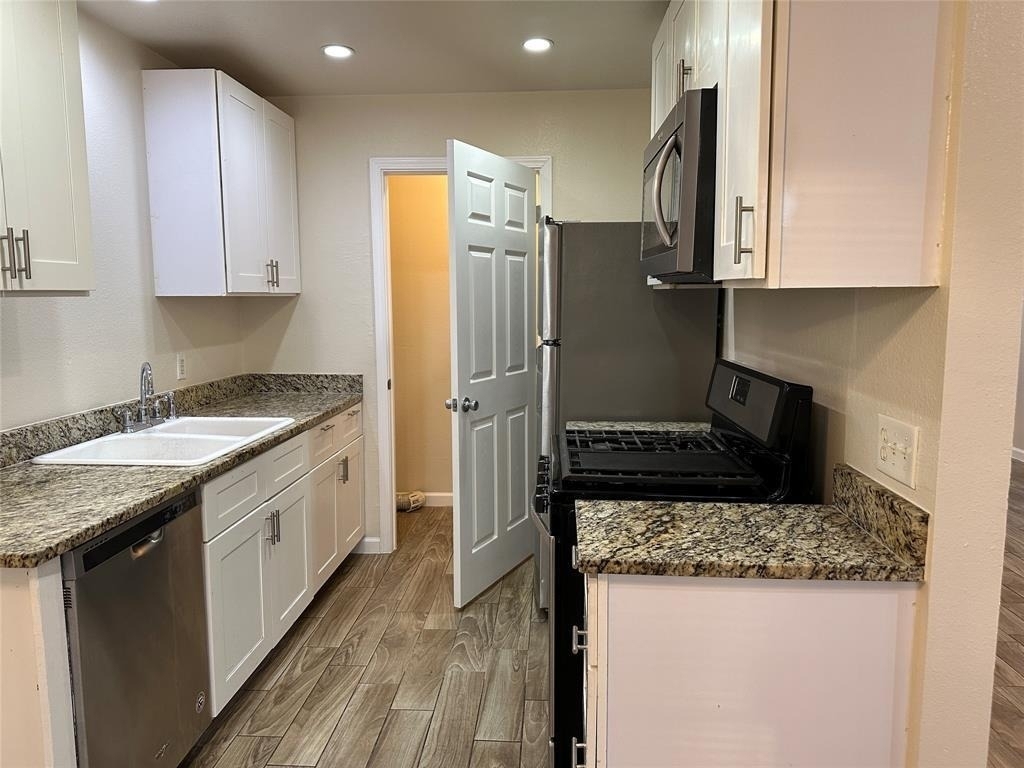 407 Vista West Ct - Photo 3