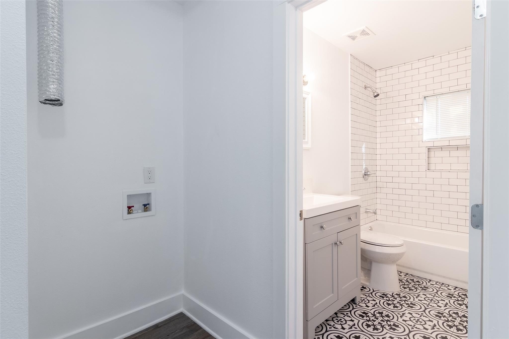 3203 E 16th St - Photo 13