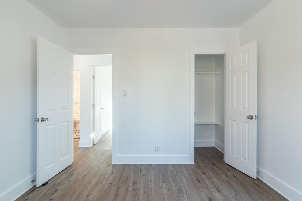 3203 E 16th St - Photo 12
