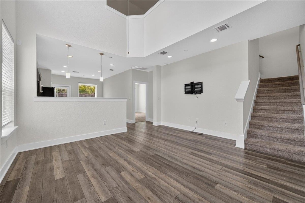 11308 Gadsen Ln - Photo 2