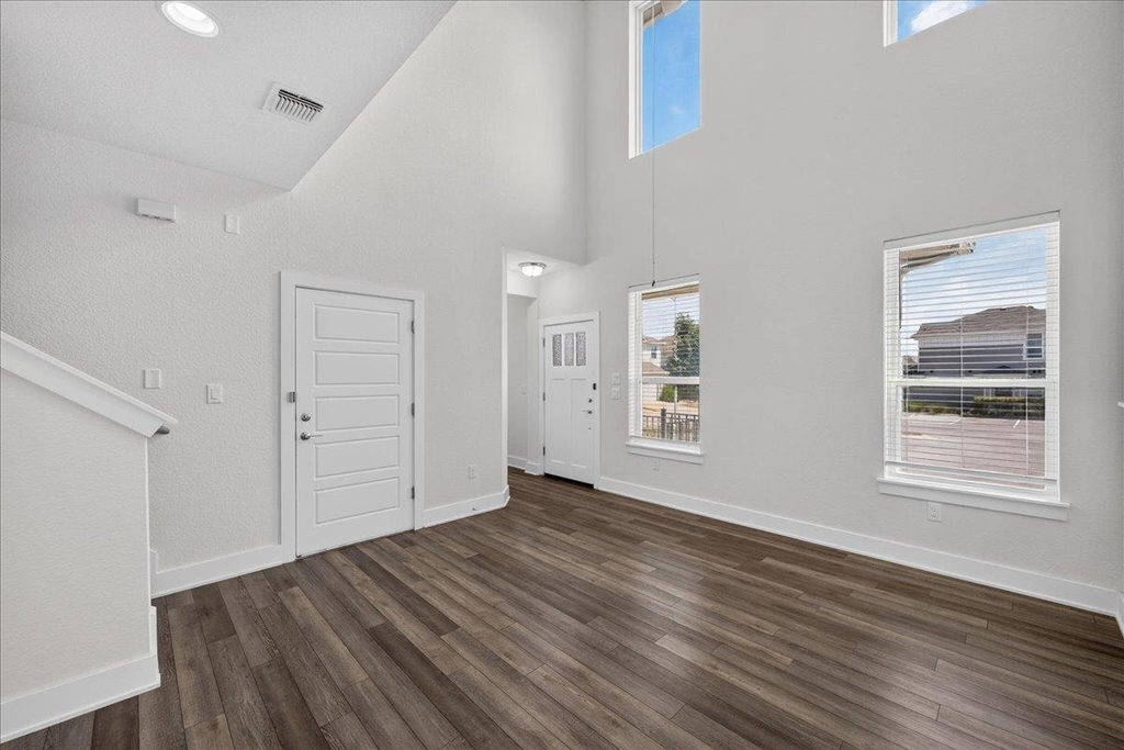 11308 Gadsen Ln - Photo 3