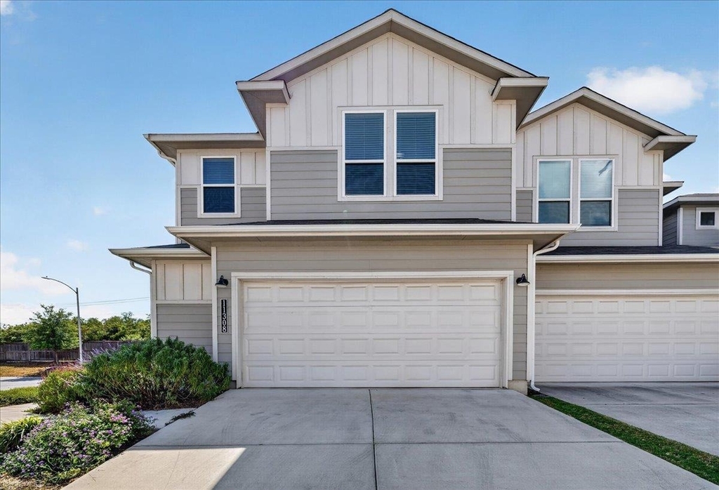 11308 Gadsen Ln - Photo 0