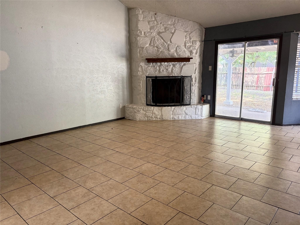 5000 Fontenay Dr - Photo 2