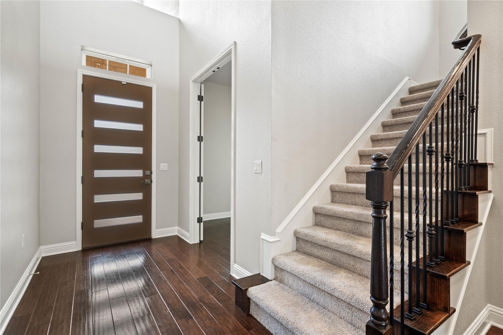 5009 Mandevilla Dr - Photo 3