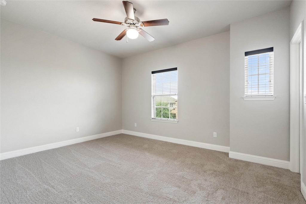 5009 Mandevilla Dr - Photo 34