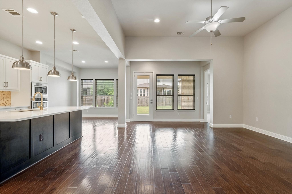 5009 Mandevilla Dr - Photo 8