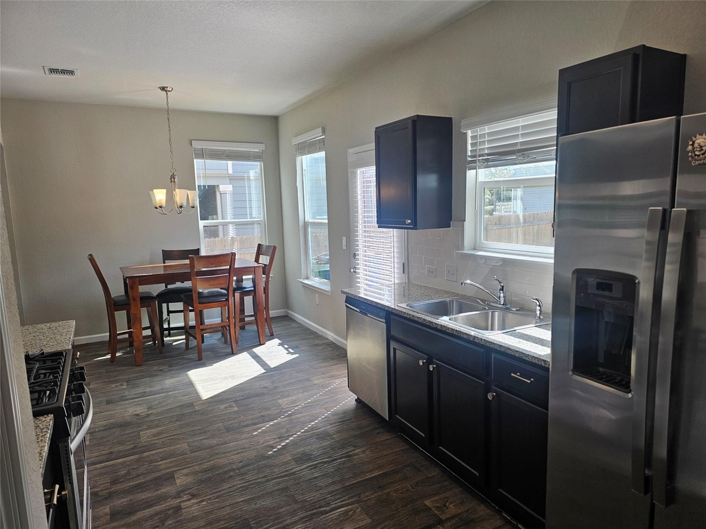 10504 Fulton Ave - Photo 5