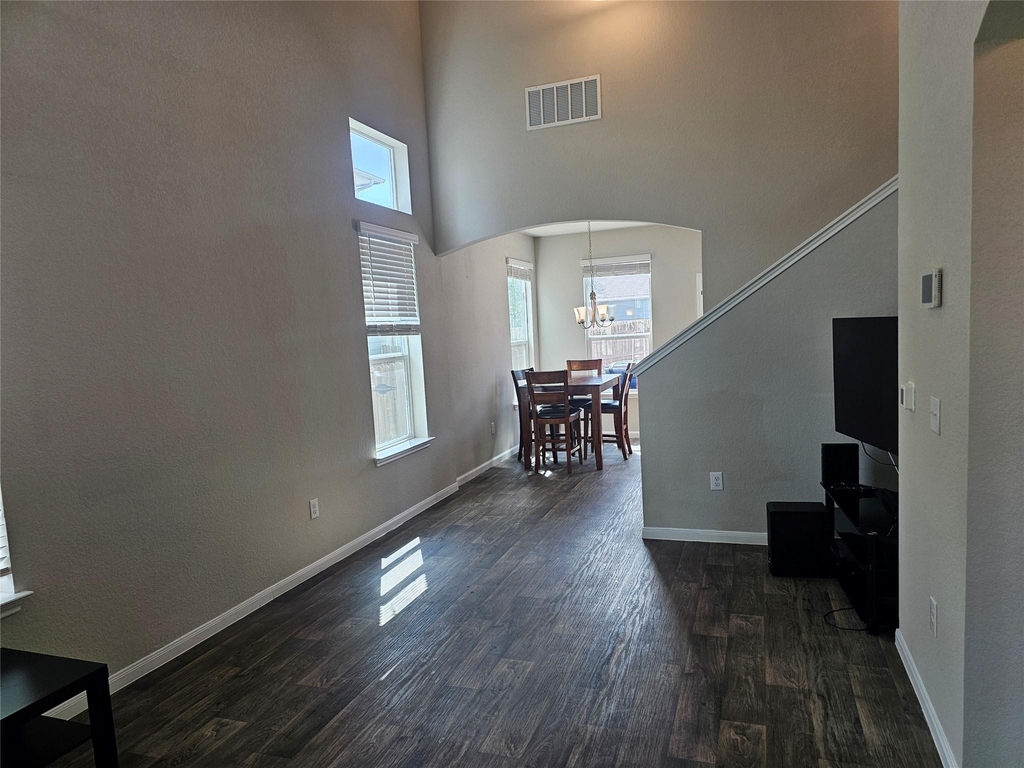 10504 Fulton Ave - Photo 3