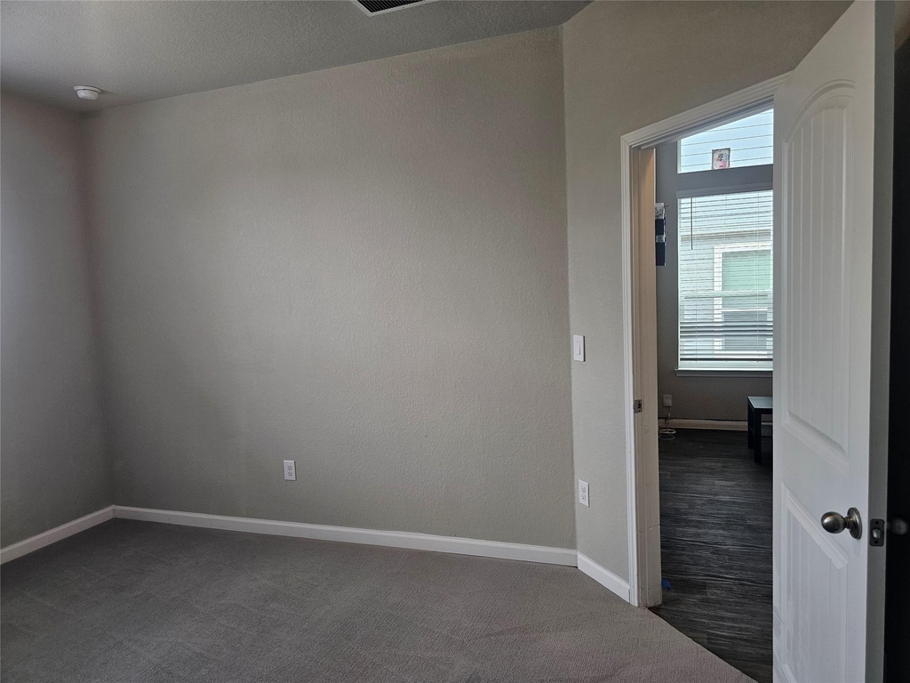 10504 Fulton Ave - Photo 14