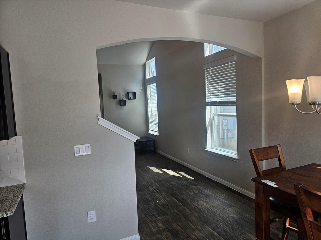 10504 Fulton Ave - Photo 9