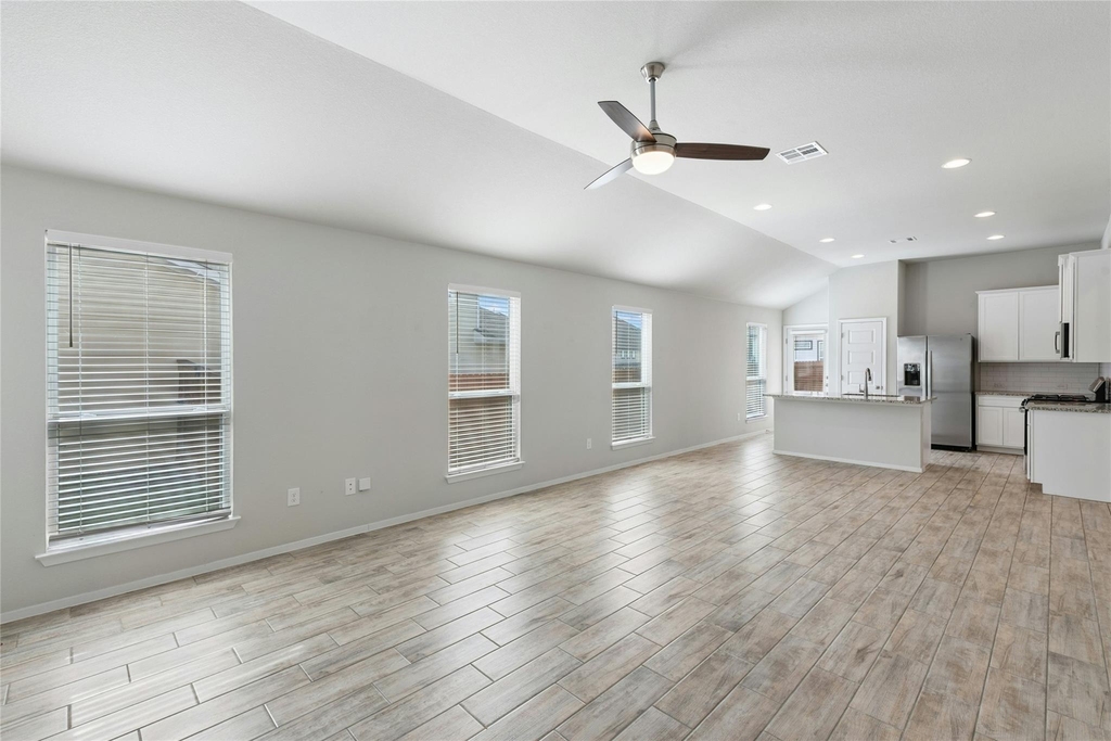 120 Lyndon Dr - Photo 5