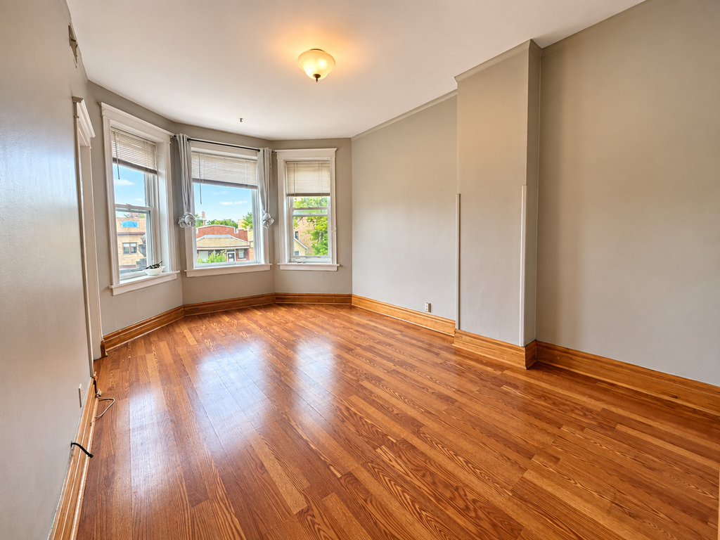 3347 S Emerald Avenue - Photo 1