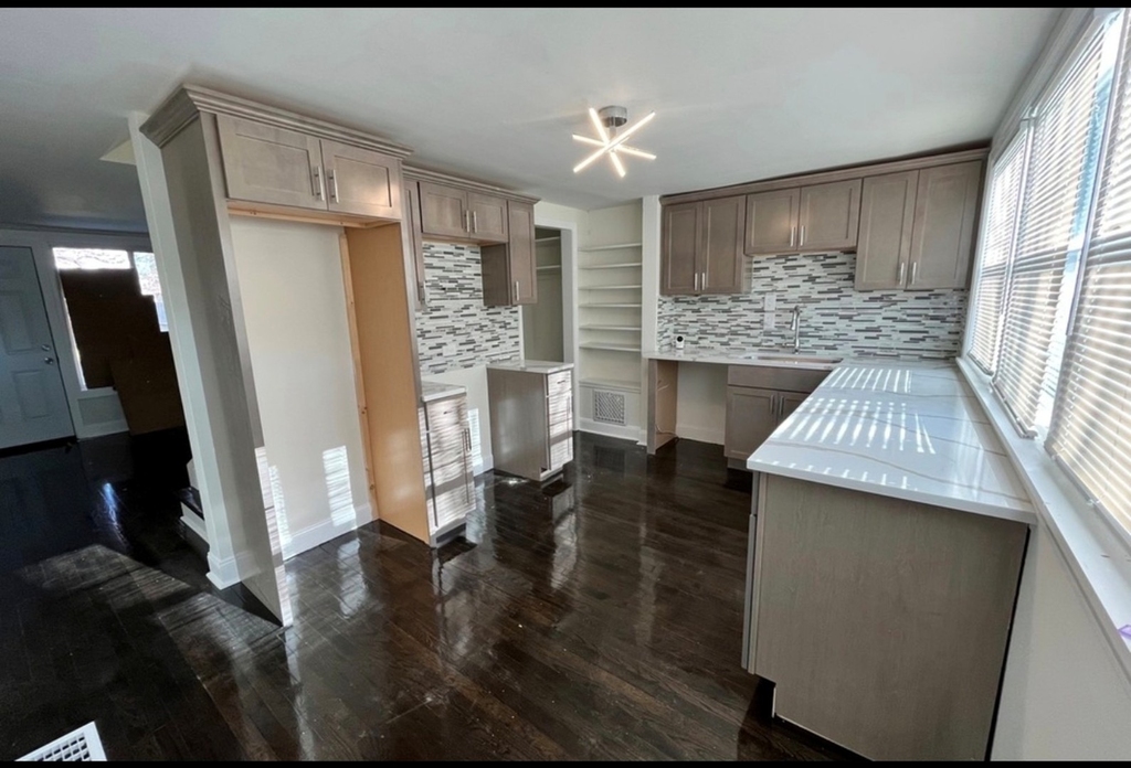 113 E 37th Place - Photo 0