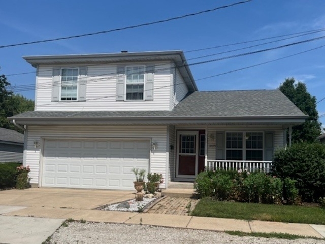 1005 Singer Avenue - Photo 0