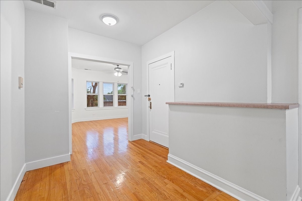 4055 N Spaulding Avenue - Photo 5