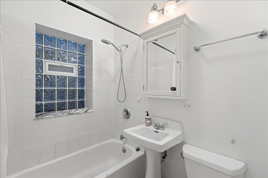 4055 N Spaulding Avenue - Photo 3