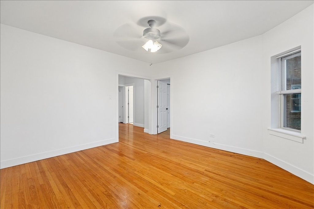 4055 N Spaulding Avenue - Photo 10