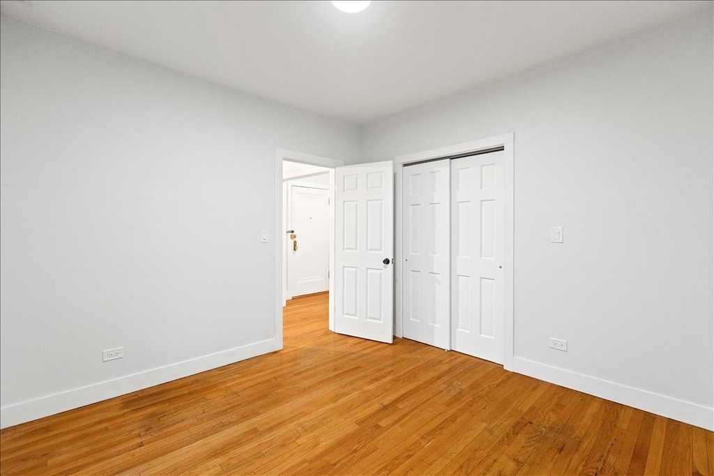 4055 N Spaulding Avenue - Photo 11