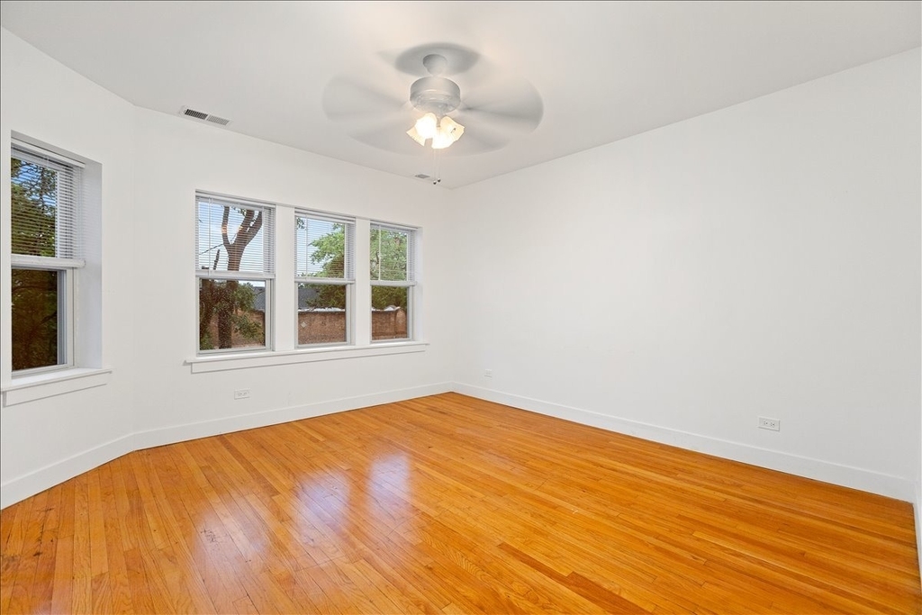 4055 N Spaulding Avenue - Photo 6