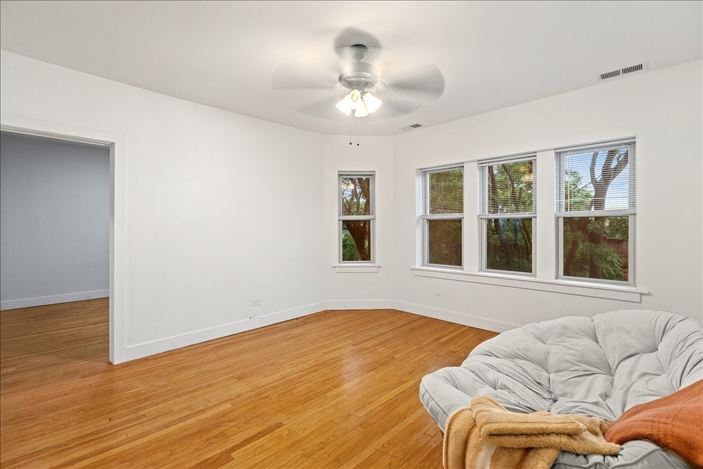 4055 N Spaulding Avenue - Photo 14