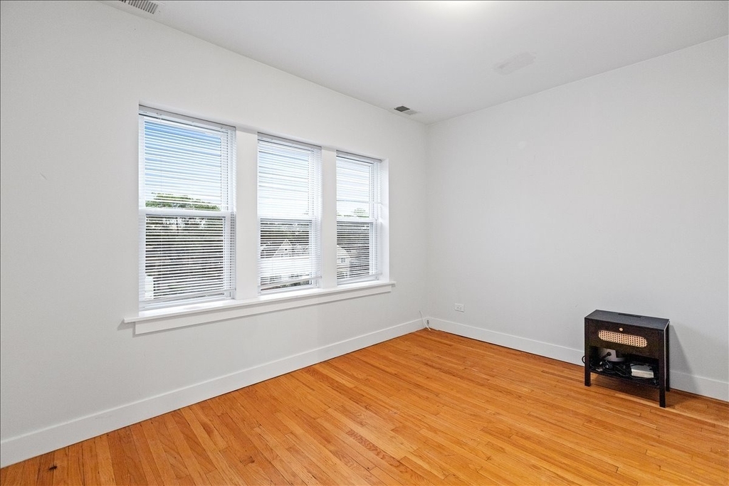 4055 N Spaulding Avenue - Photo 15