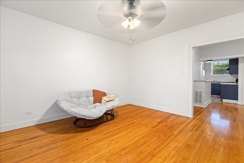 4055 N Spaulding Avenue - Photo 7