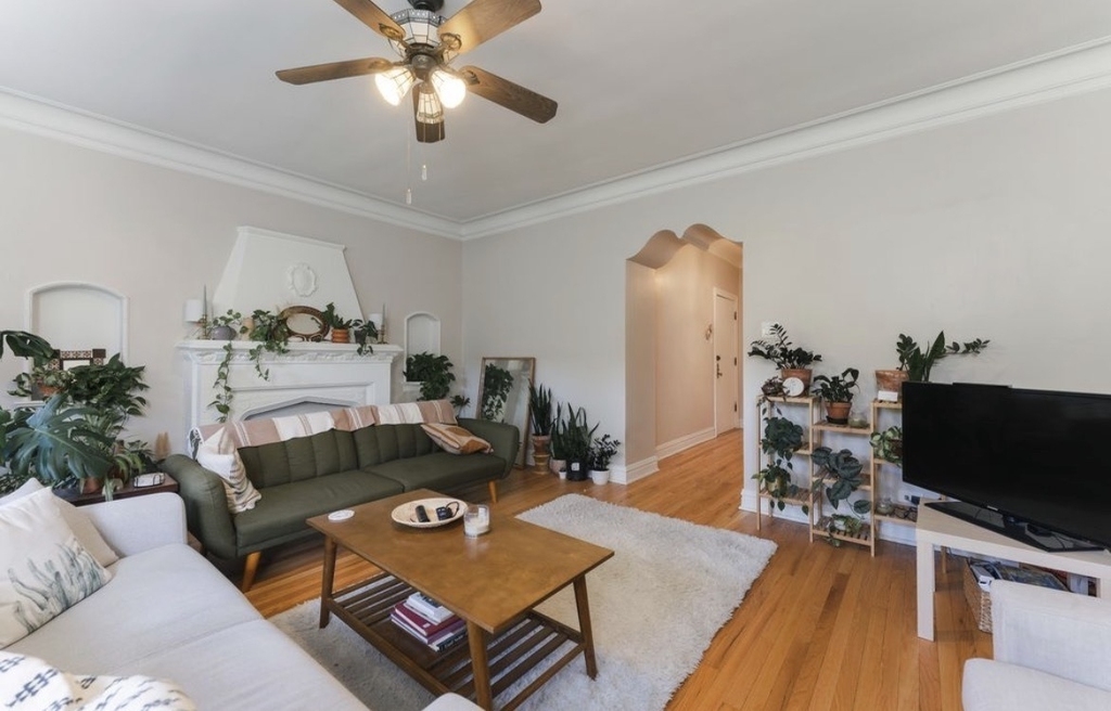 2253 N Spaulding Avenue - Photo 8