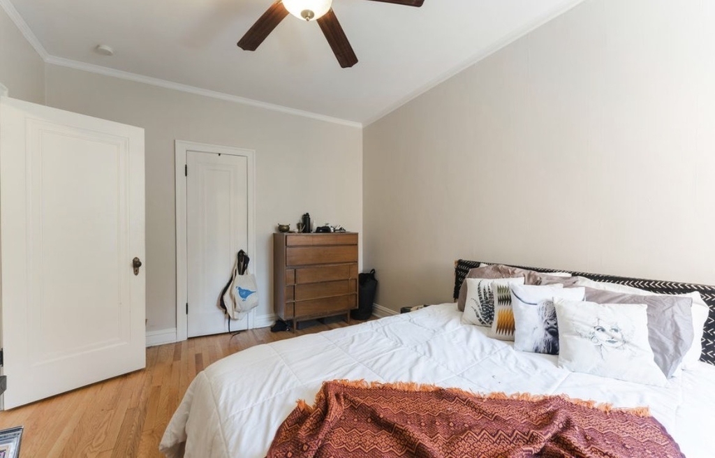 2253 N Spaulding Avenue - Photo 9
