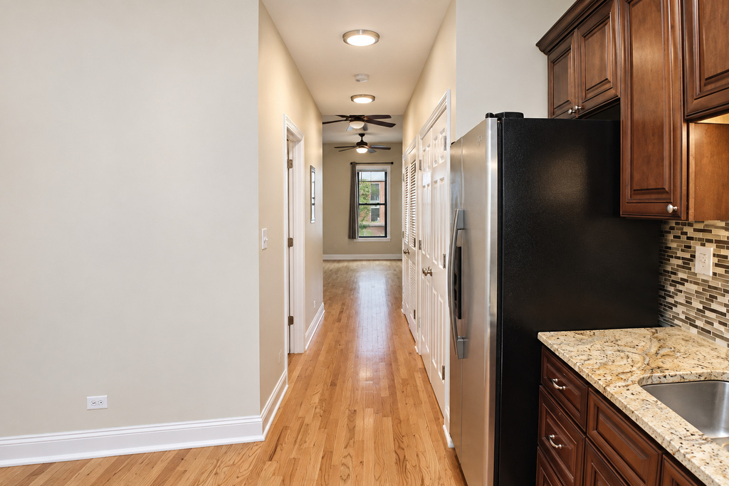1120 W Grand Avenue - Photo 21