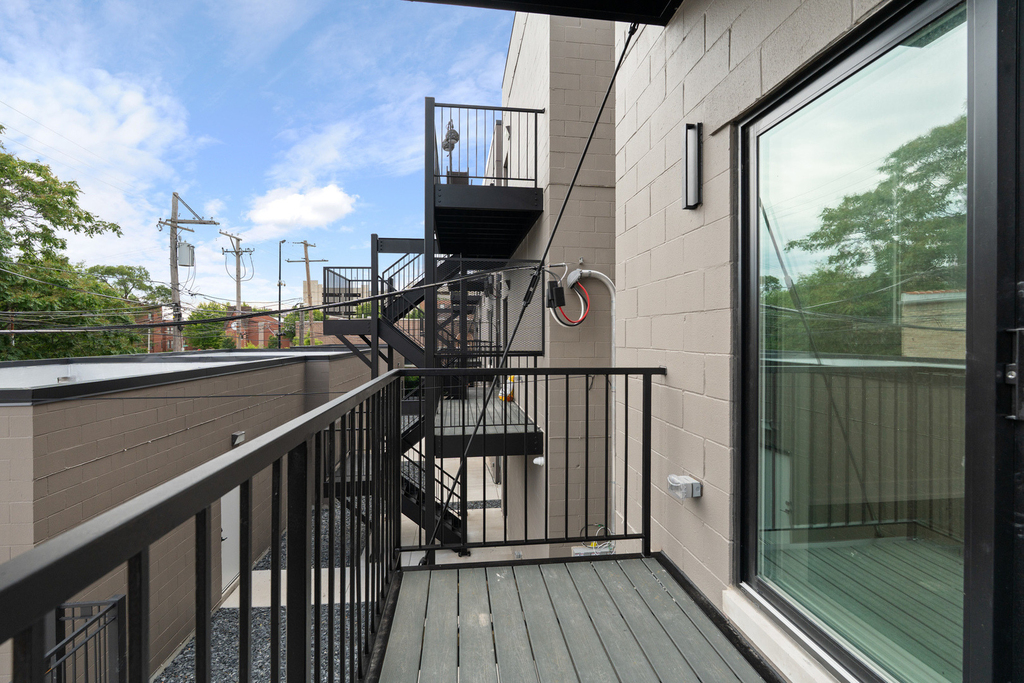 408 E 50th Place - Photo 22