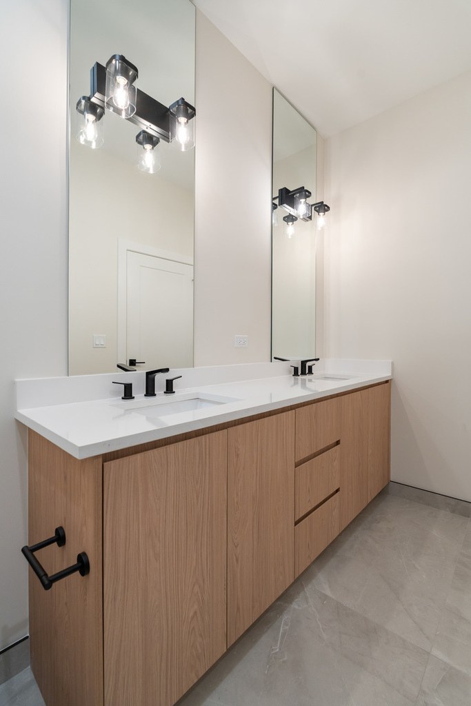 408 E 50th Place - Photo 17